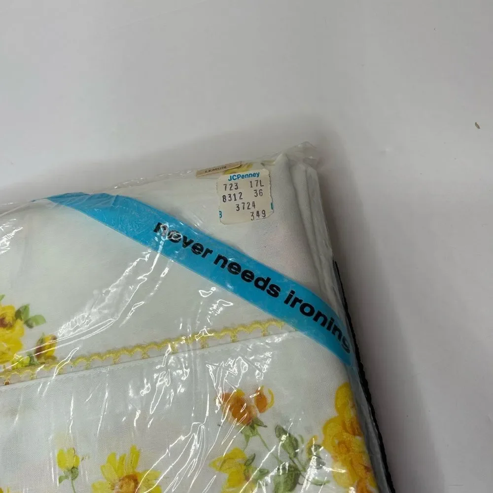 New deadstock vintage 70s 1970s JCPenney Yellow flower Floral flat Sheet